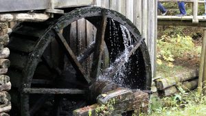 Taşıma suyla değirmen dönmez ile ilgili hikaye