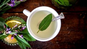 Adaçayı boğaz ağrısına iyi gelir mi?