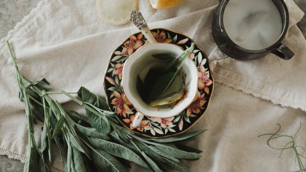 Adaçayı boğaza iyi gelir mi?