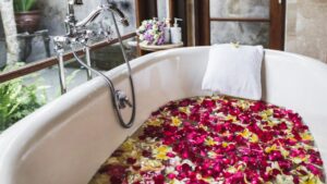 Bademcik Şişmesine İyi Gelen Bitkisel Banyolar