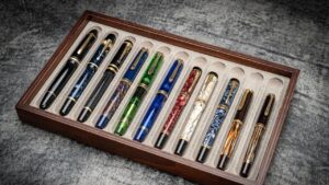 Bir kutudaki kalemler, 8 öğrencinin her birinde 4 siyah ve 3 kırmızı kalem olacak şekilde dağıtılmıştır. Kalemler dağıtıldıktan sonra kutuda 12 tane kalem kalmıştır. Buna göre uygun sayı cümlesini yazarak başlangıçta kutudaki kalem sayısını bulunuz.