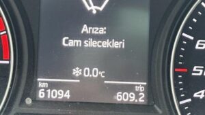 Mk3 Leon Ön Cam Sileceği 5 cm Kalkıp Hata Verdi, Su Fıskiyesi ve Silecekler Çalışmıyor