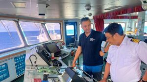 Ticari gemi sahibi olan kimse