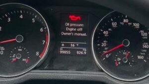 2011 Volkswagen Tiguan Trafikte Kırmızı Yağdanlık Yanıyor, Soğuyunca Düzeliyor